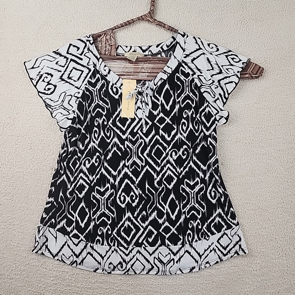 Diana Belle Top Tunic Short Sleeve Lace Neck V-Neck Black White Floral XL